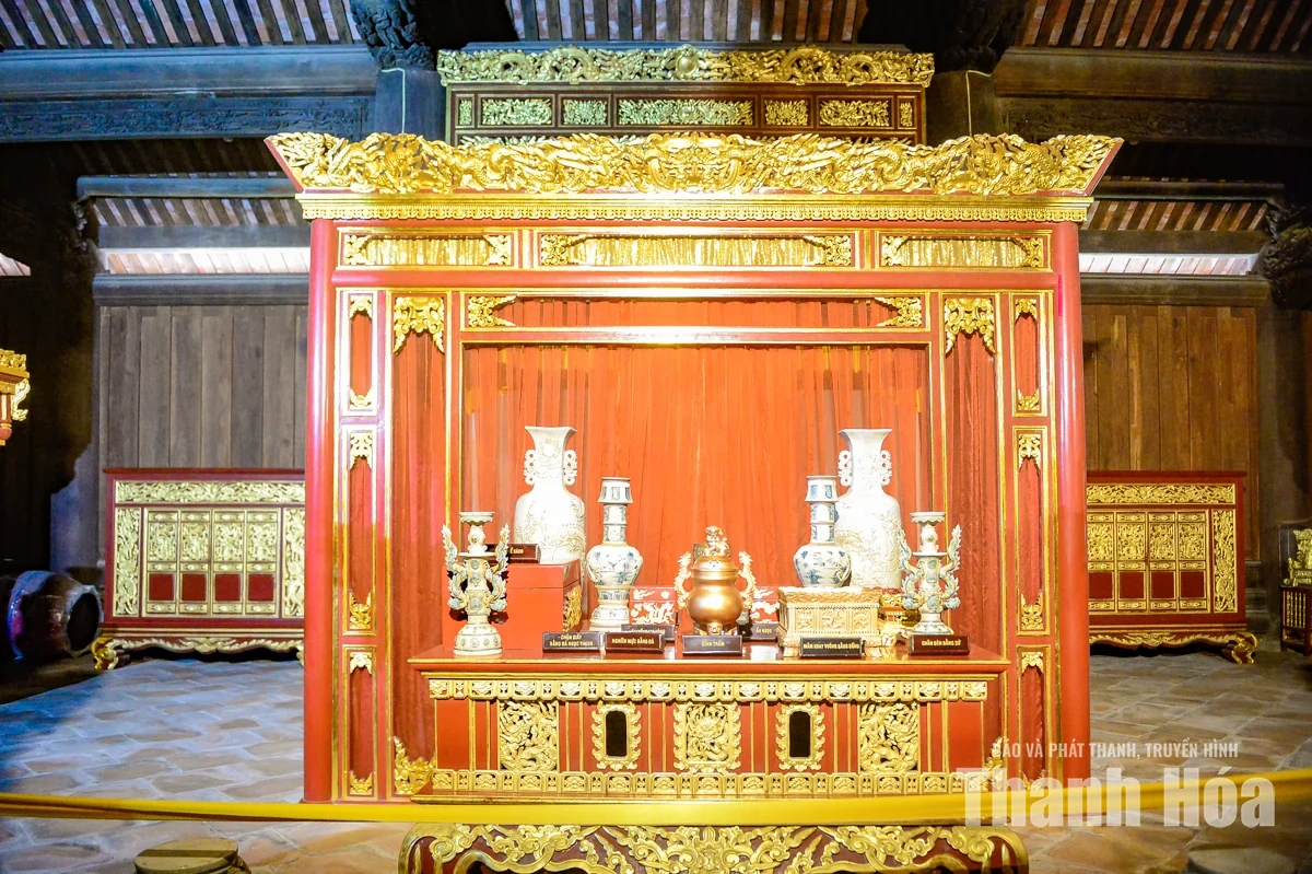 Chiêm ngưỡng vẻ đẹp bên trong Chính điện Lam Kinh