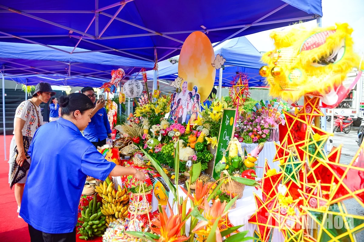 Trước giờ diễn ra Chương trình Hạc Thành - lung linh đêm hội trăng rằm