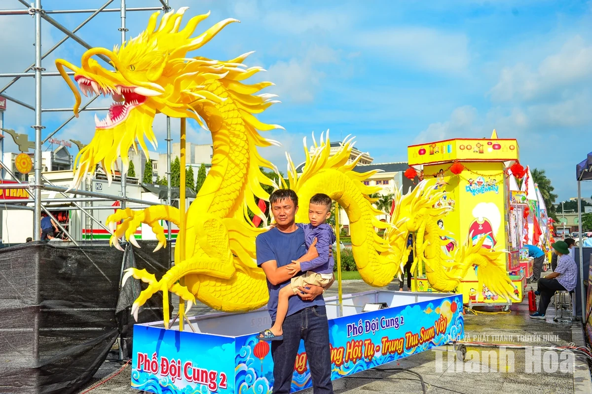 Trước giờ diễn ra Chương trình Hạc Thành - lung linh đêm hội trăng rằm