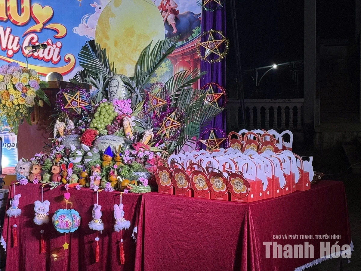 Ấm áp “Trung thu yêu thương - Trao gửi nụ cười” tại Trung tâm Bảo trợ xã hội số 2