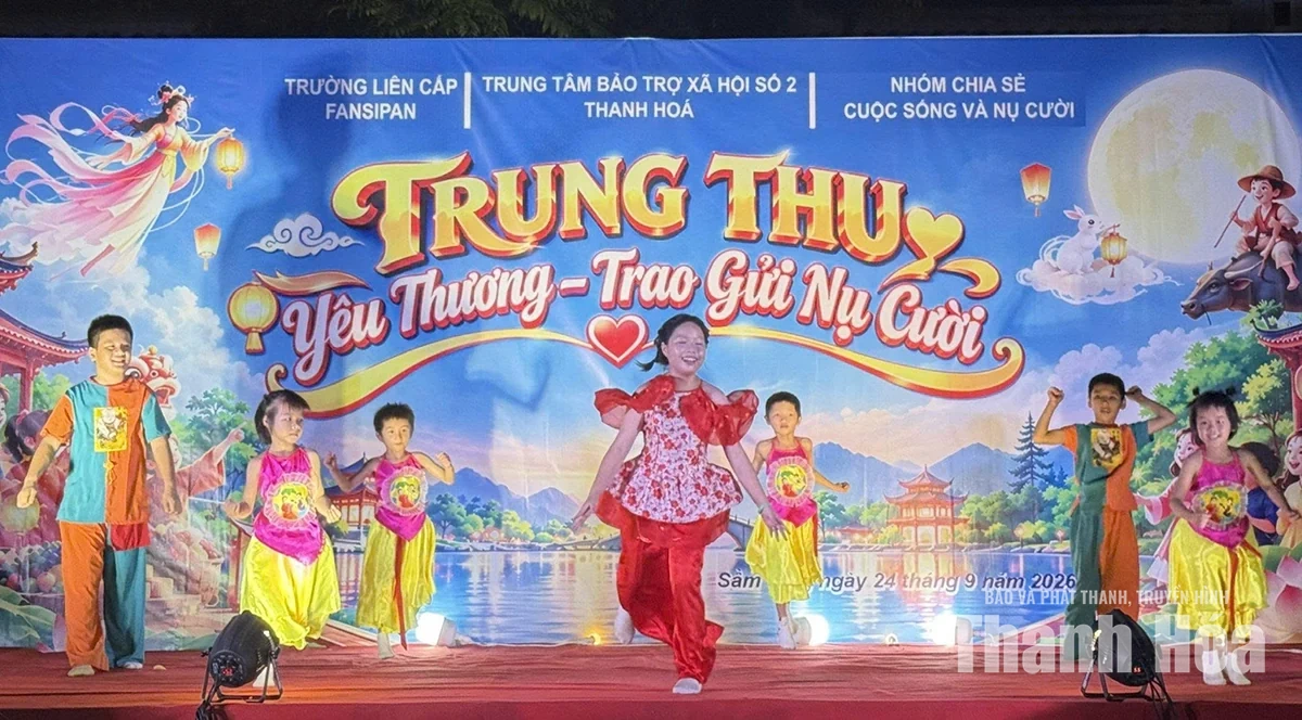 Ấm áp “Trung thu yêu thương - Trao gửi nụ cười” tại Trung tâm Bảo trợ xã hội số 2
