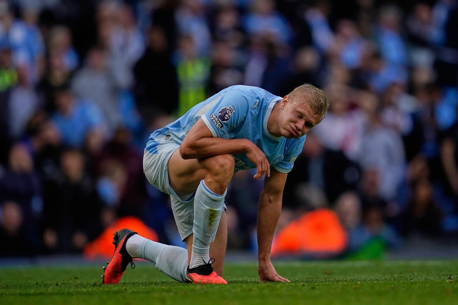 Tuyển Việt Nam - Philippines: Thử thách lớn và mục tiêu 3 điểm; Man City đối mặt án phạt lịch sử