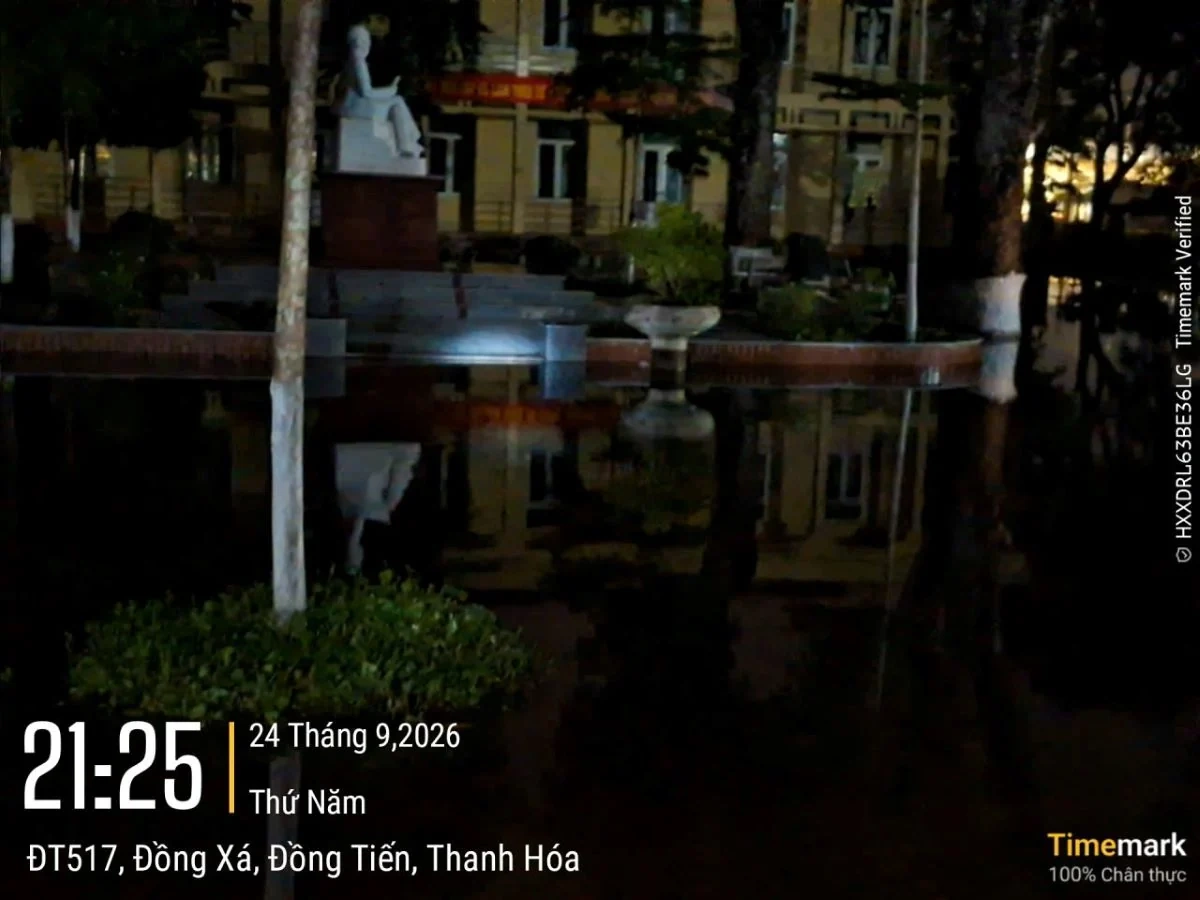 Xuyên đêm bơm nước chống ngập tại 3 trường học của xã Đồng Tiến
