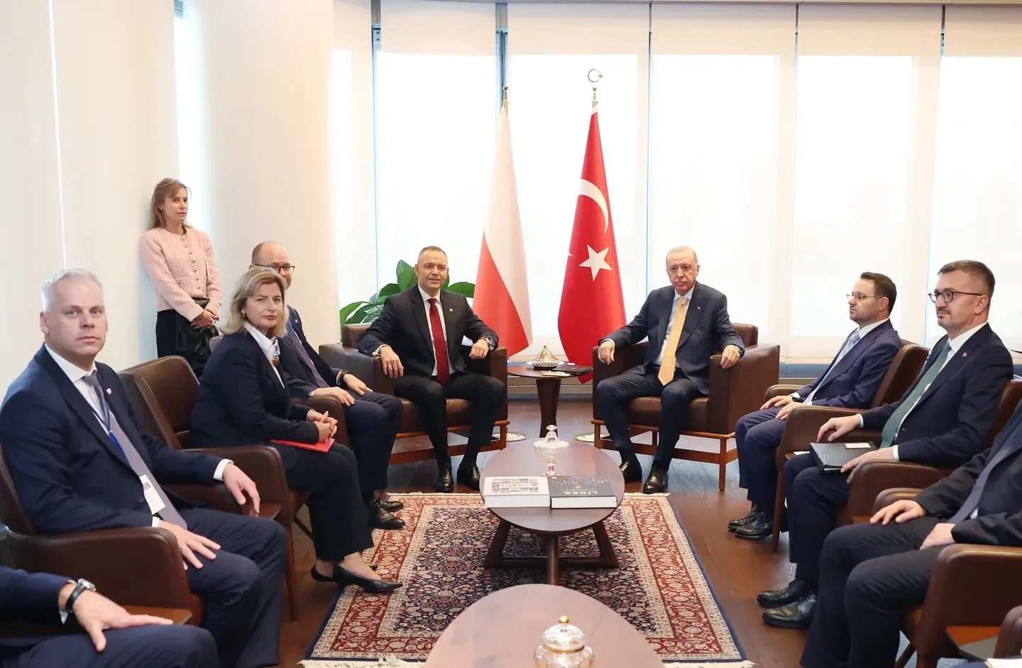 Tổng thống Erdogan gặp người đồng cấp Ba Lan, thúc đẩy hợp tác và thảo luận về Ukraine, Gaza