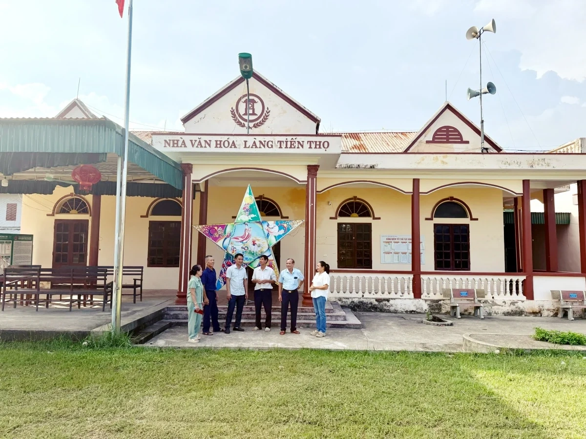 Đảng viên đi trước, làng nước chung lòng