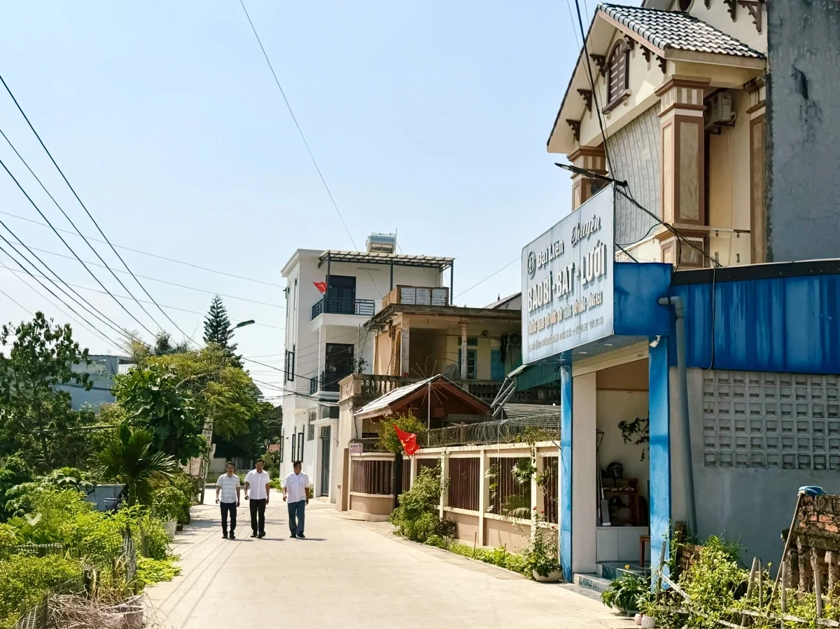 Đảng viên đi trước, làng nước chung lòng