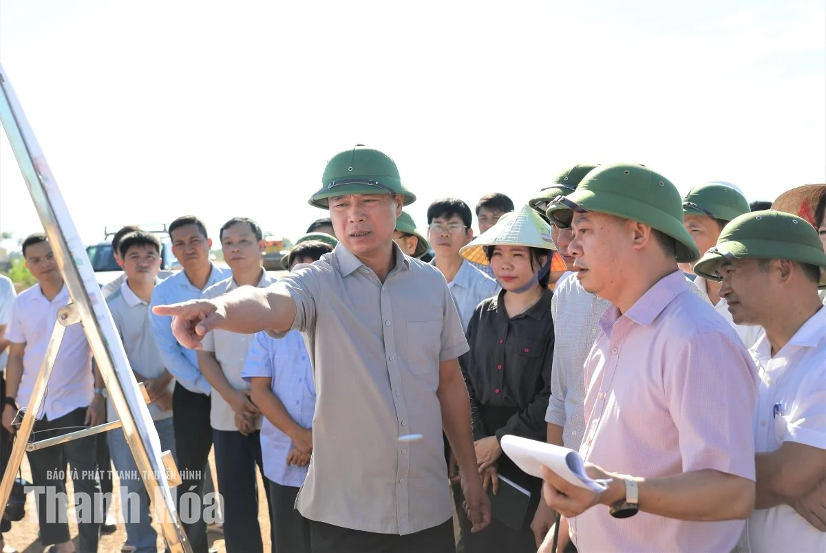 Chủ tịch UBND tỉnh Tô Anh Dũng kiểm tra, chỉ đạo triển khai các dự án đường giao thông trọng điểm