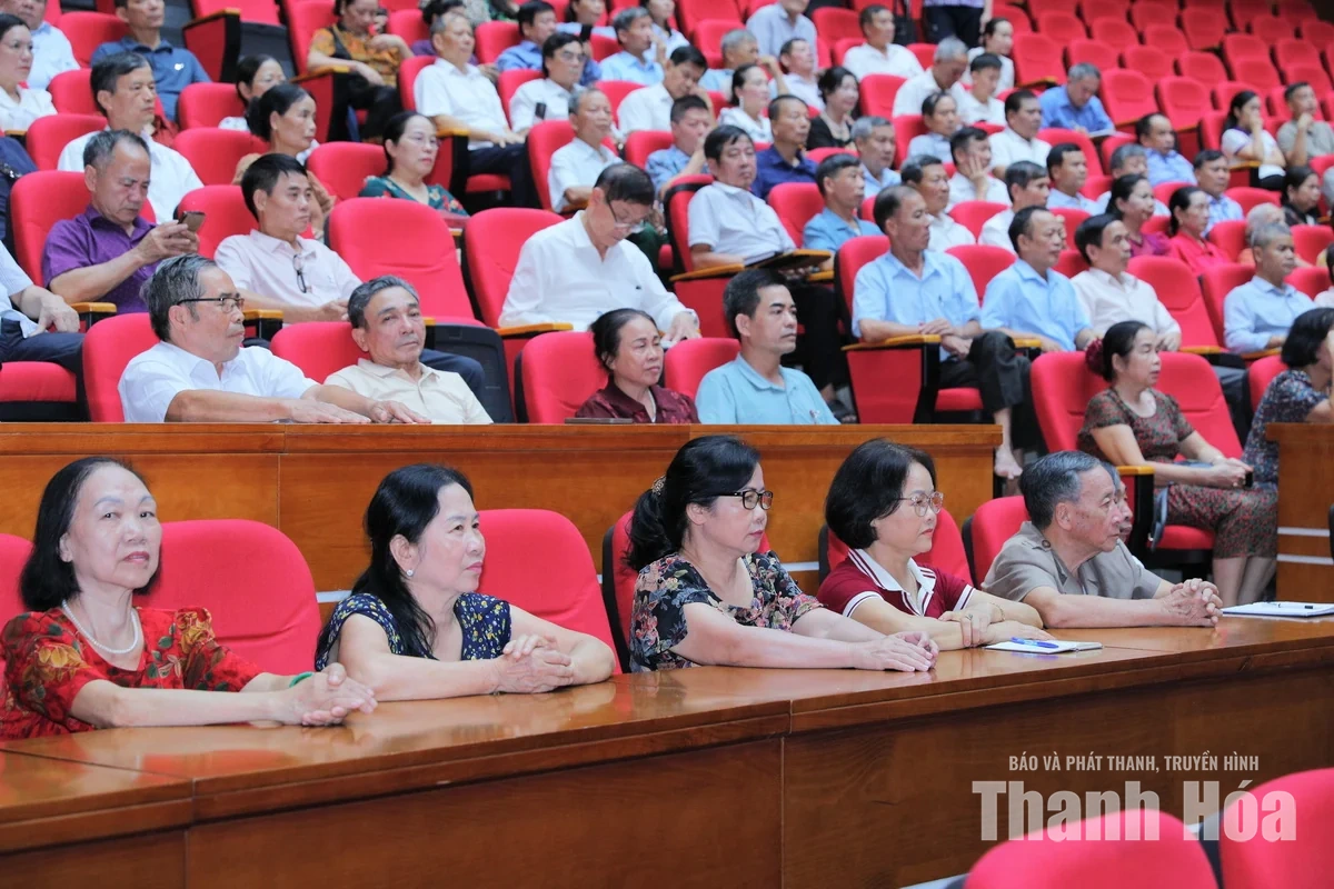 Phó Chủ tịch Quốc hội Nguyễn Doãn Anh tiếp xúc cử tri 8 phường tỉnh Thanh Hóa