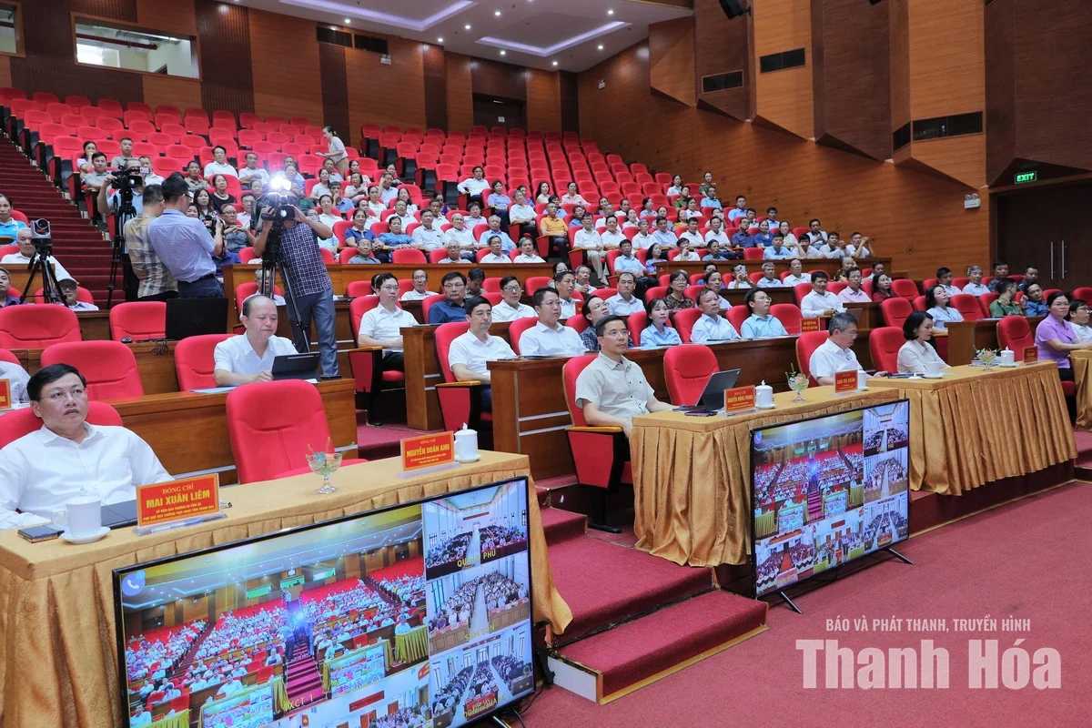Phó Chủ tịch Quốc hội Nguyễn Doãn Anh tiếp xúc cử tri 8 phường tỉnh Thanh Hóa