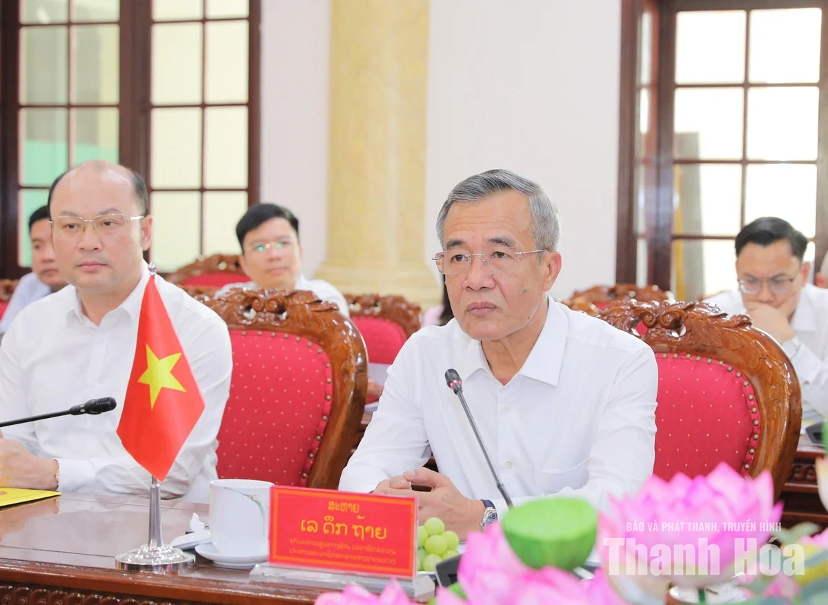 Bí thư Tỉnh ủy Lê Đức Thái tiếp và làm việc với Tư lệnh Bộ đội Biên phòng Lào