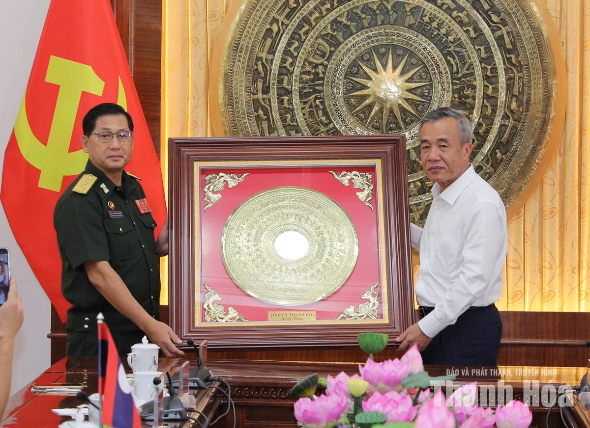 Bí thư Tỉnh ủy Lê Đức Thái tiếp và làm việc với Tư lệnh Bộ đội Biên phòng Lào