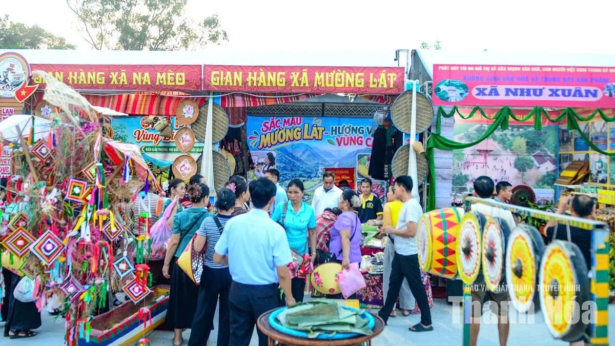 Sắc màu vùng cao hội tụ và lan tỏa tại Lễ hội Lam Kinh