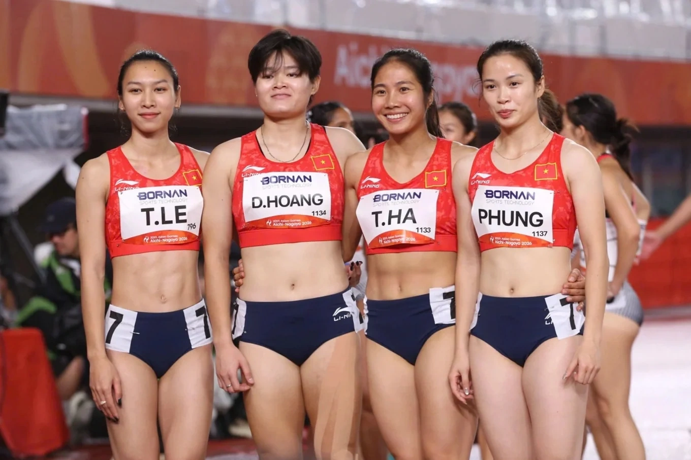 Ai sẽ thay thế Nguyễn Xuân Son trên hàng công tuyển Việt Nam; Đức thua sốc Hy Lạp, Bồ Đào Nha và Hà Lan thắng nghẹt thở