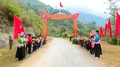 Đồn Biên phòng Quang Chiểu cắt băng khánh thành cổng chào Pù Đứa