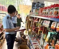 Tạm giữ gần 1.000 sản phẩm thực phẩm có dấu hiệu nhập lậu