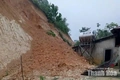 Xã Yên Thắng sơ tán 7 hộ/22 nhân khẩu do sạt núi&nbsp;