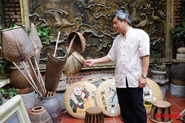 Người  mê  góp nhặt hoài niệm