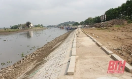 Nạo vét lòng hồ Khe Ba, xã Tượng Sơn