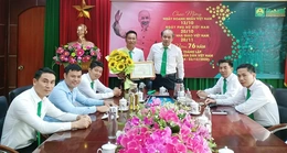Lái xe Mai Linh Thanh Hóa trả lại tài sản của khách hàng để quên trên xe 