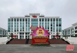 Rực rỡ pa nô, áp phích tuyên truyền Đại hội Đảng toàn quốc lần thứ XIII