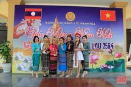 Hơn 300 sinh viên Lào tại Thanh Hóa  vui đón Tết cổ truyền Bunpimay