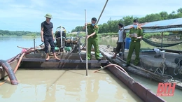 Bắt giữ phương tiện khai thác cát và đất trái phép tại các  huyện  Thiệu Hoá,  Như Thanh