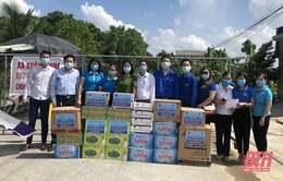 Thọ Xuân: Tặng khẩu trang và nhu yếu phẩm để phòng, chống dịch COVID-19