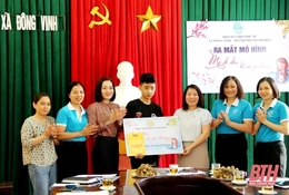 Ra mắt “Nhóm mẹ đỡ đầu - kết nối yêu thương” và trao kinh phí đỡ đầu trẻ mồ côi có hoàn cảnh đặc biệt khó khăn tại TP Thanh Hóa