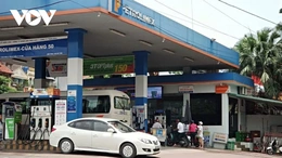 Giá xăng giảm tiếp hơn 400 đồng/lít về mức 24.629 đồng/lít