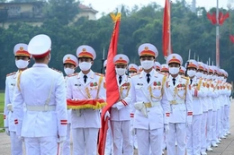 Lễ thượng cờ mừng Quốc khánh ở Lăng Chủ tịch Hồ Chí Minh