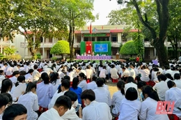 Gần 1.500  đoàn viên, thanh niên , học sinh được  tư vấn, hướng nghiệp tại  Ngày hội việc làm