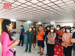 Trưng bày, khai thác hiệu quả&nbsp;các hiện vật, tư liệu lịch sử