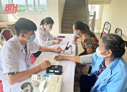 Ngày hội “Chăm sóc sức khỏe người cao tuổi” tại Bệnh viện Đa khoa tỉnh Thanh Hóa 