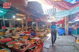 Tiểu thương chợ Diêm Phố mong mỏi được nâng cấp, sửa chữa chợ