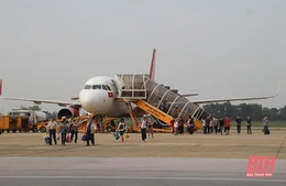Những chuyến bay ngày xuân đón người xa quê về ăn tết