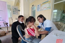 Đoàn Khối Cơ quan và Doanh nghiệp tỉnh hoạt động tình nguyện tại xã Thanh Quân