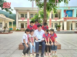 Thầy hiệu trưởng tâm huyết với sự nghiệp trồng người