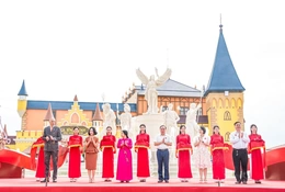 VinWonders khai trương Quần thể du lịch giải trí quy mô lớn nhất Bắc Trung Bộ