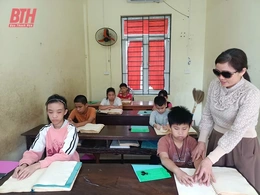 “Thắp ánh sáng”&nbsp;cho học sinh khiếm thị