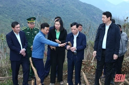 Phó Bí thư Thường trực Tỉnh ủy Lại Thế Nguyên  làm việc tại huyện Mường Lát