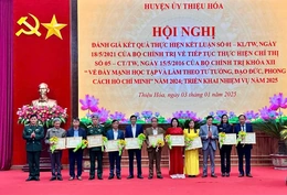 Gương sáng giáo viên học tập và làm theo Bác