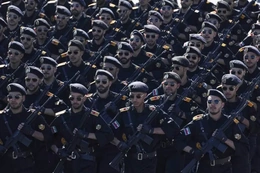 Iran phô trương sức mạnh quân sự trước cuộc đàm phán với Mỹ