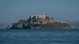 Tổng thống Mỹ Donald Trump ra lệnh mở lại “nhà tù khét tiếng” Alcatraz