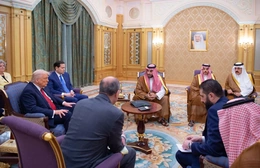 Ông Trump gặp cựu chiến binh thánh chiến Ahmad al-Sharaa, người từng bị Mỹ treo thưởng 10 triệu đô la
