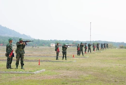 Phó Tư lệnh Quân khu 4 kiểm tra thực hành “3 tiếng nổ” tại Trung đoàn 762