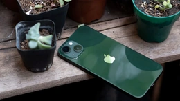 Nên mua iPhone 13 mới hay cũ ở thời điểm giữa cuối năm 2025?