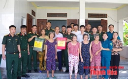 Bộ Tư lệnh Quân khu 4 thăm, tặng quà người có công trên địa bàn tỉnh Thanh Hóa