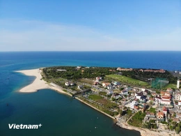 Vươn mình ra biển lớn: Việt Nam đi đầu trong đổi mới sáng tạo giảm thiểu nhựa