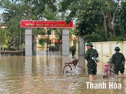 19 trường trên địa bàn xã Nông Cống tiếp tục cho học sinh nghỉ học do ngập lụt