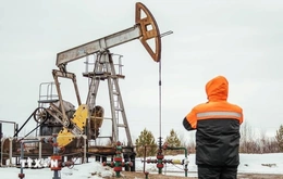 G7 tăng cường trừng phạt các nước mua dầu Nga